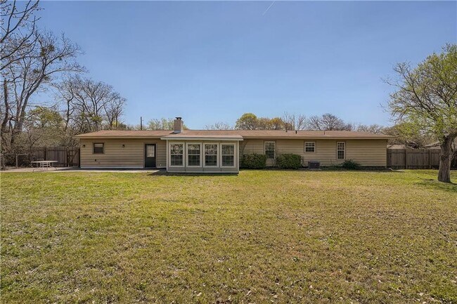 Building Photo - 12506 Tomanet Trail