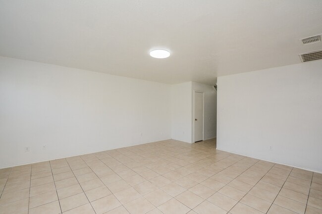 Building Photo - 9107 Dairy View Ln