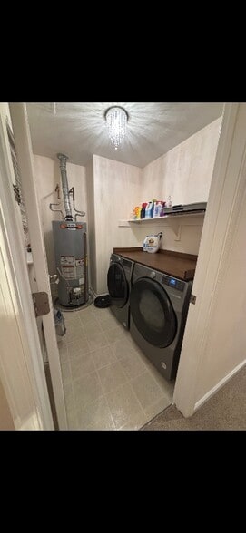 Building Photo - 5621 Memorial Dr