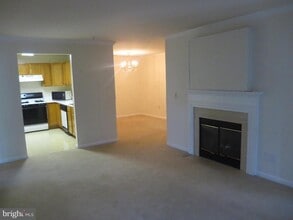 Building Photo - 1024 Gardenview Loop