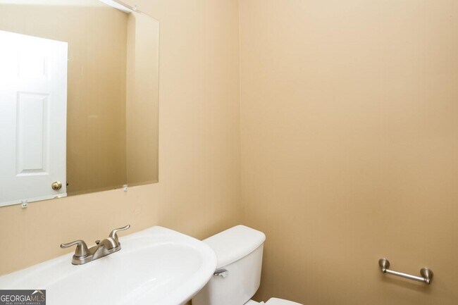 Building Photo - 4652 Parkway Cir