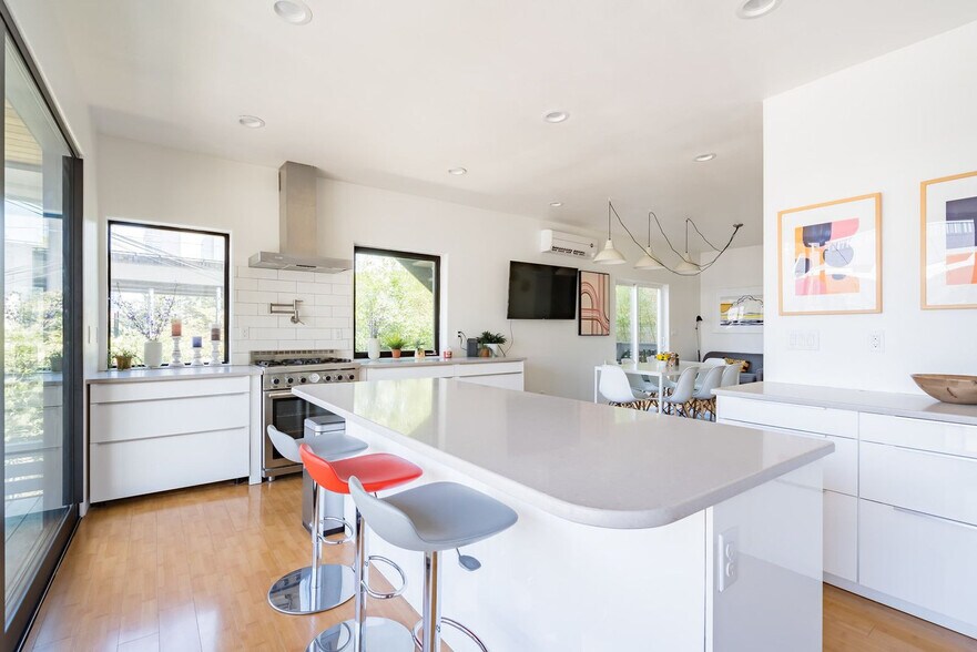 Building Photo - 1616 NW Northrup St