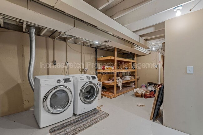 Building Photo - 11860 Shallowbrook Dr