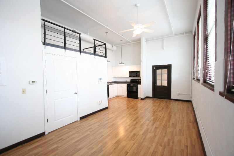 Building Photo - 301 Central Ave NE