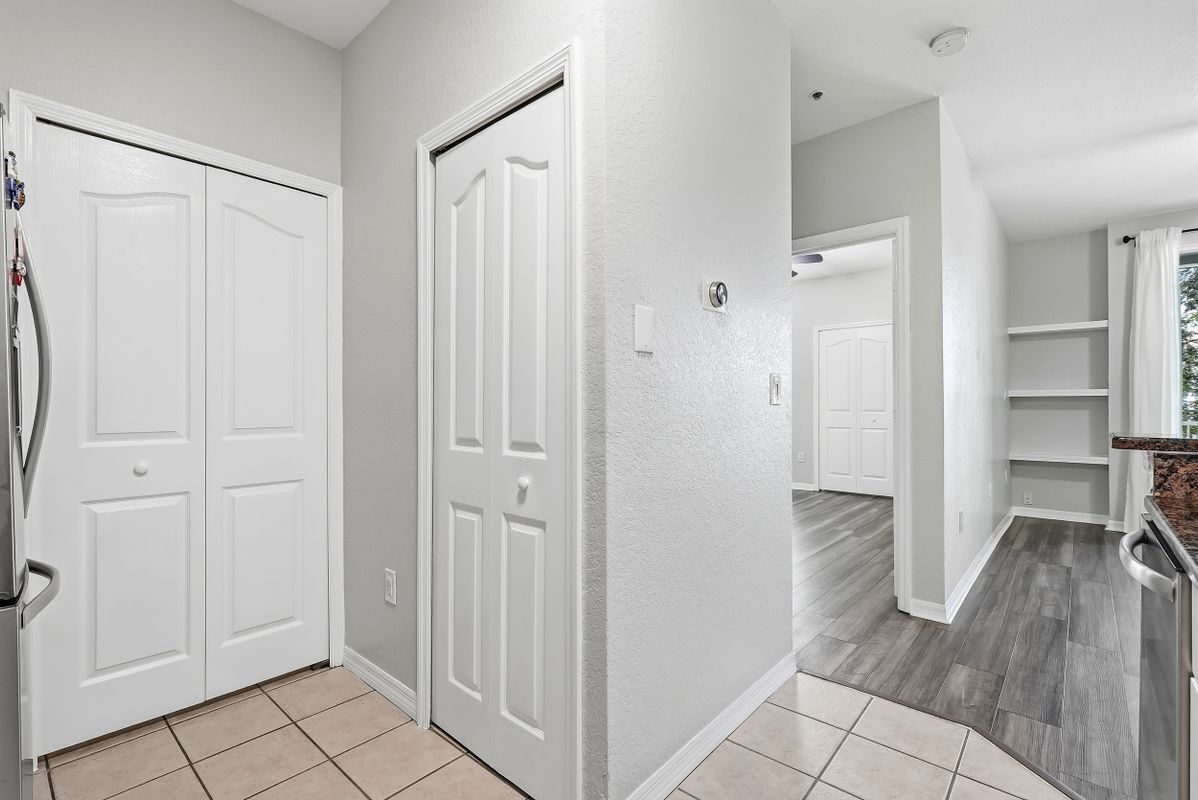 Building Photo - 5511 Legacy Crescent Pl