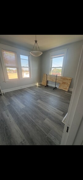 Building Photo - 1417 Dormont Ave
