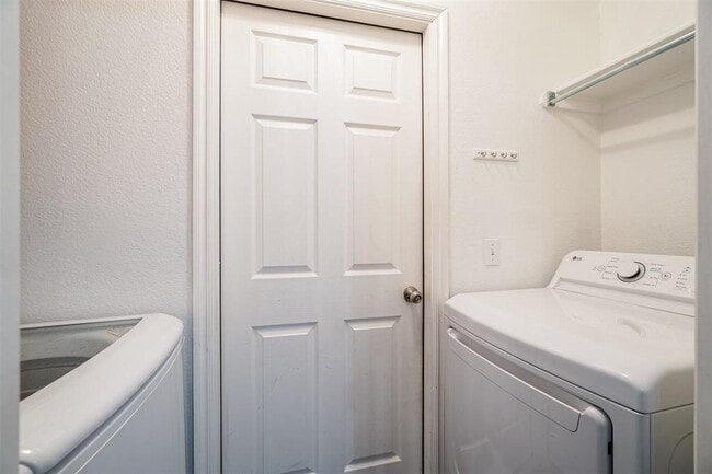 Building Photo - 408 Cherokee Gate Dr