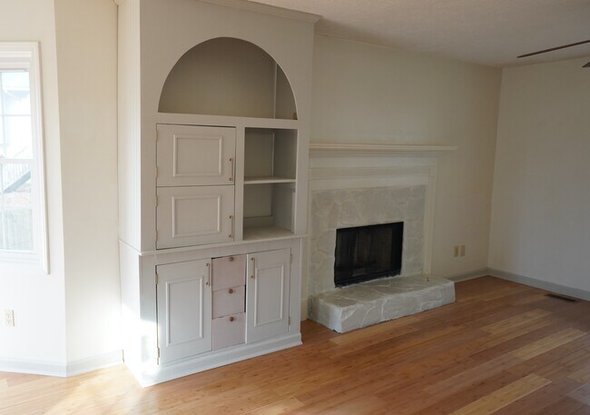 Building Photo - 218 John Wesley Dr