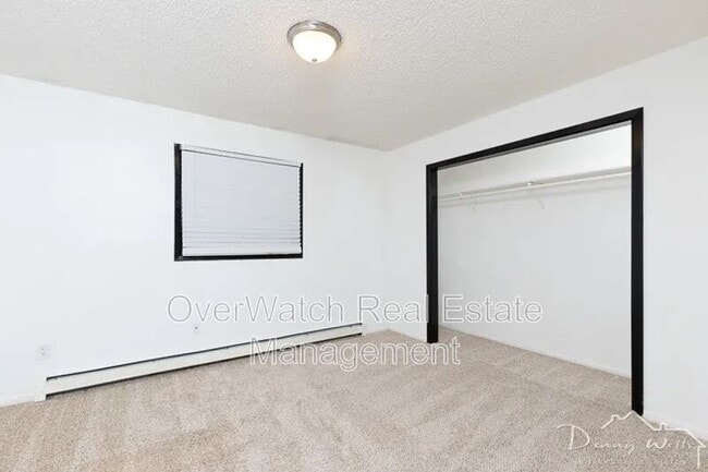 Building Photo - 627 N Klevin St