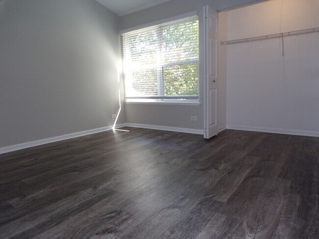 Building Photo - 1053 Woodhill Ct