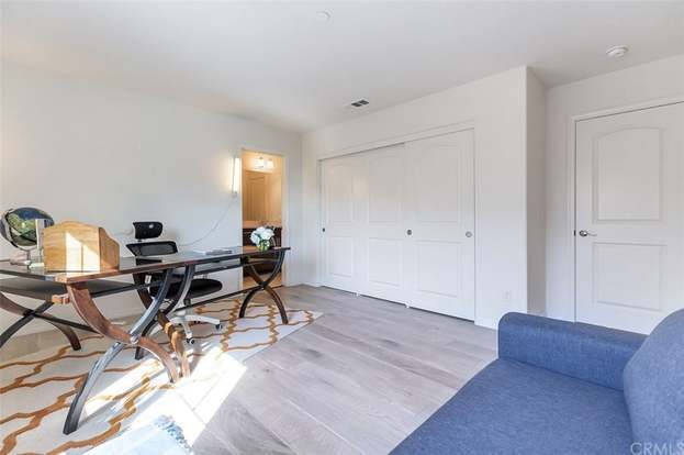 Building Photo - 4959 Camarillo Ln