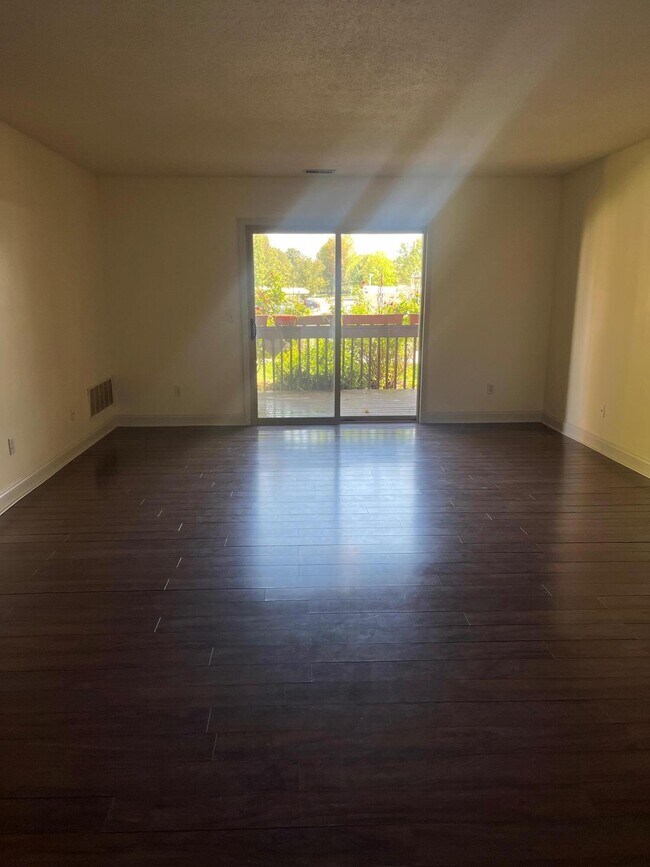 Building Photo - 2592 Eagles Cir
