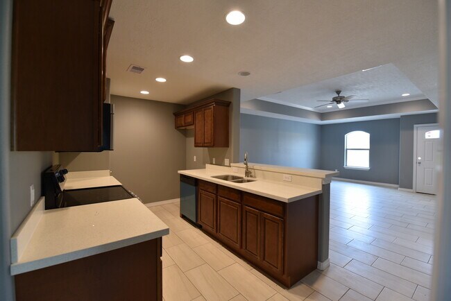 Building Photo - 315 North 2 1/2 St. Ste B