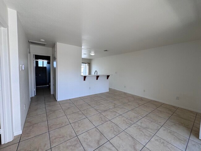 Building Photo - 45470 Sunrise Ln