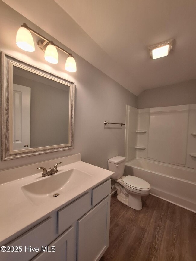 Building Photo - 3928 Pensacola Dr