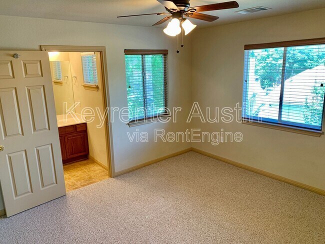 Building Photo - 1535 Parkfield Cir