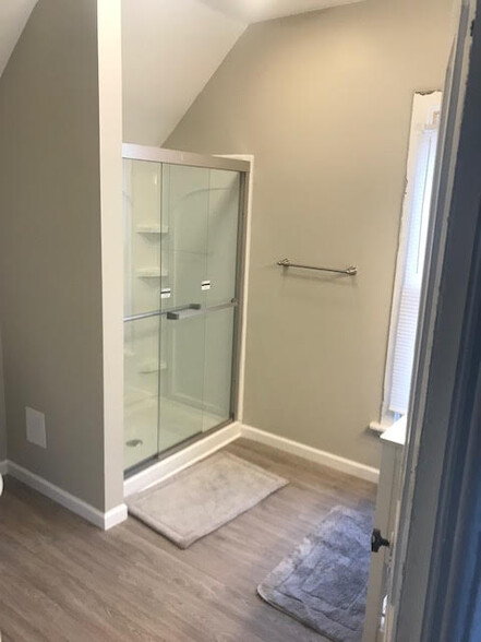 Bathroom - 945 Virginia St SE