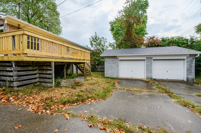Building Photo - 4065 Foxe Basin Rd