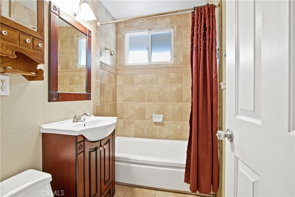 Building Photo - 8725 San Antonio Dr