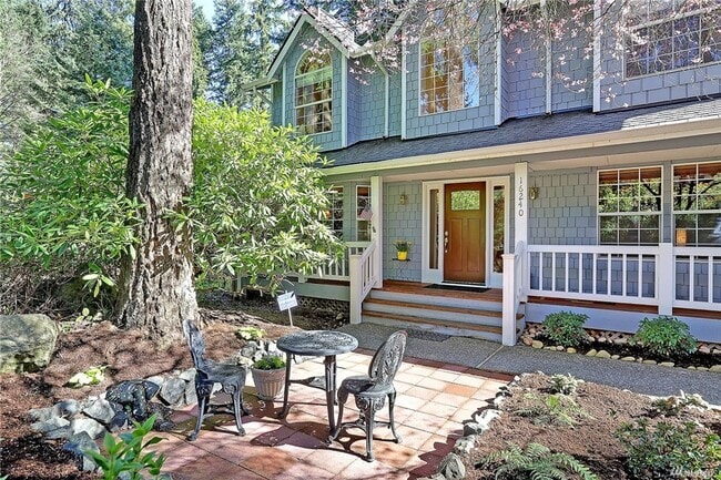 Primary Photo - Bellevue 4 bd 2.5 bath house close to Micr...