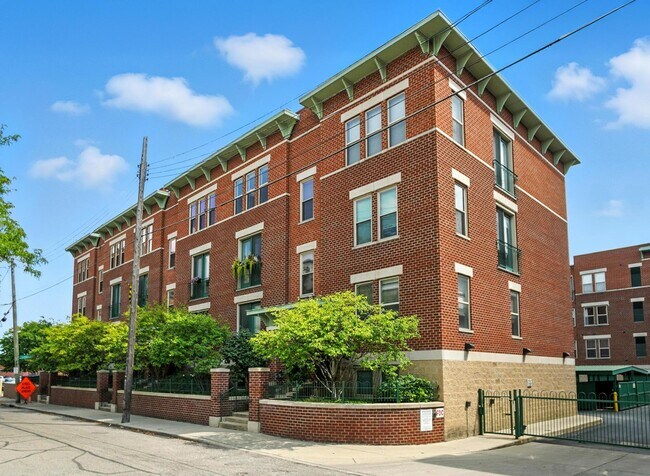 Building Photo - 121 E Noble St