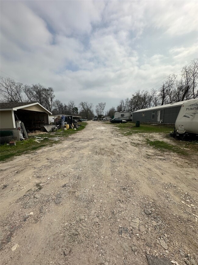 Building Photo - 13521 Ann Louise Rd