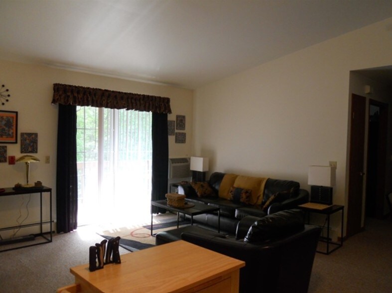 RIVERWOOD APARTMENTS 510516 McEvoy St Mauston WI 53948 Apartment