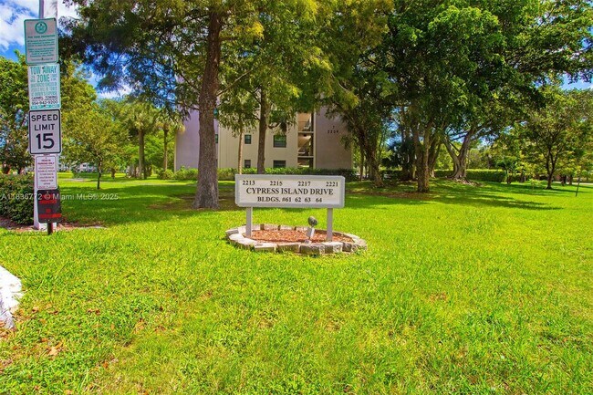 Building Photo - 2213 Cypress Island Dr