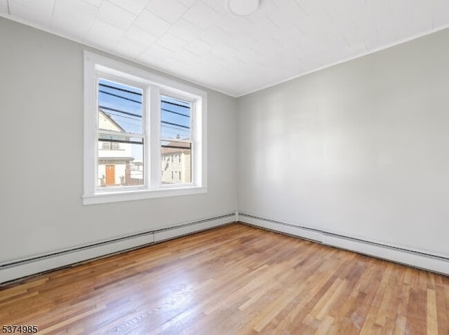 Building Photo - 102 Genessee Ave
