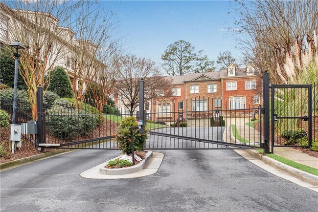 Building Photo - 250 Mystic Ridge Hill