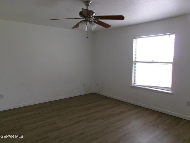 Building Photo - 4704 Pistolero Ln