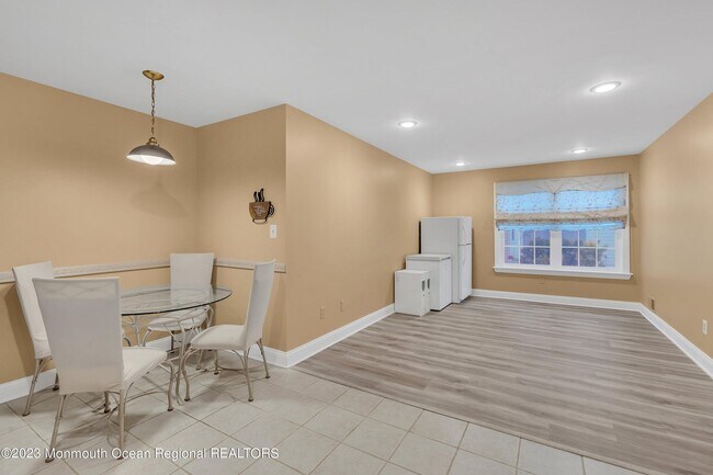 Building Photo - 1125 Roseberry Ct