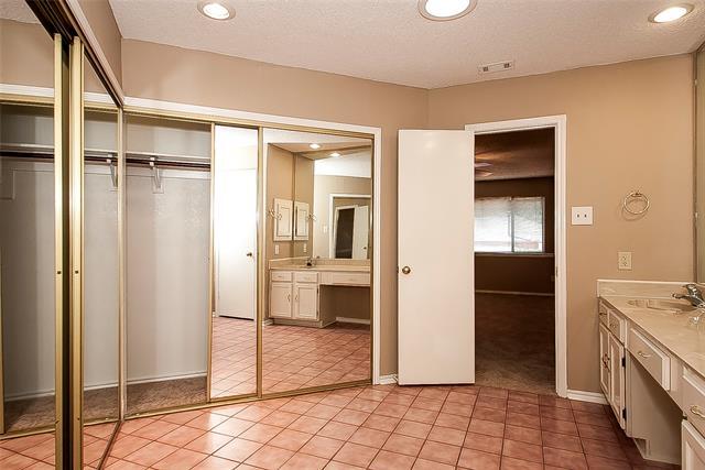 Building Photo - 1004 Ledgemont Dr