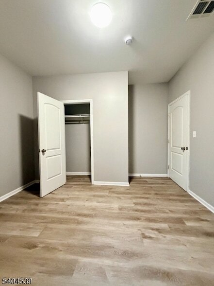 Building Photo - 456 Avon Ave