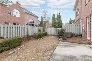 Building Photo - 6221 Spalding Dr