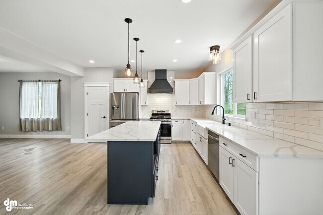 Building Photo - 3452 W Charlies Ridge Dr