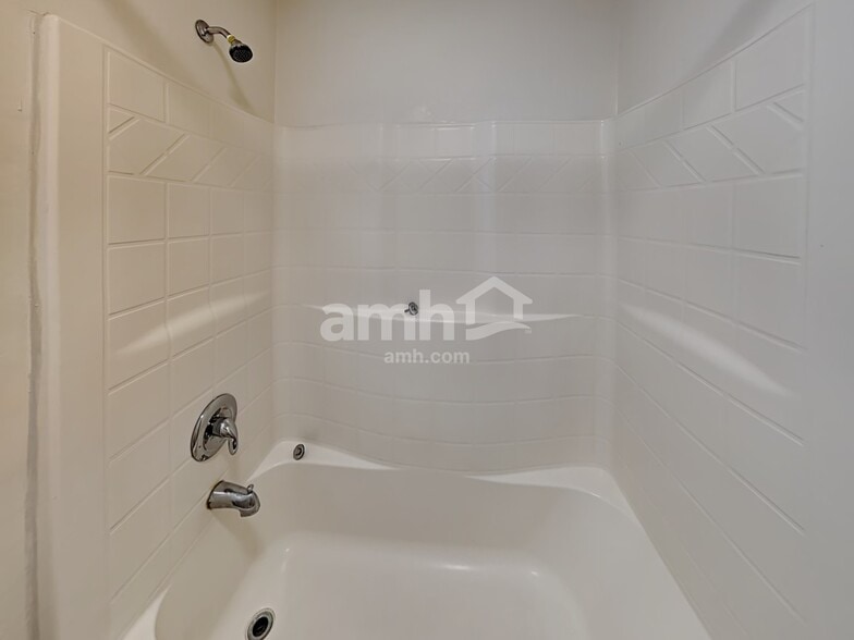 Building Photo - 1735 W Appaloosa Way