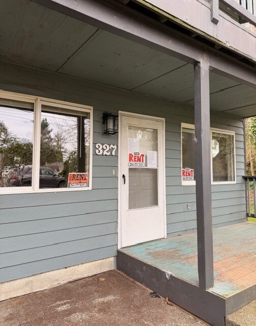 Building Photo - 327 S Forrest St