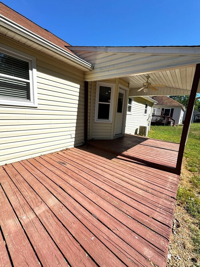 Building Photo - Beautiful Home With Storage Building