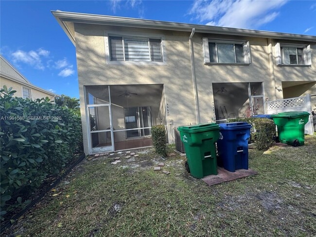 Building Photo - 9962 NW 56th Pl