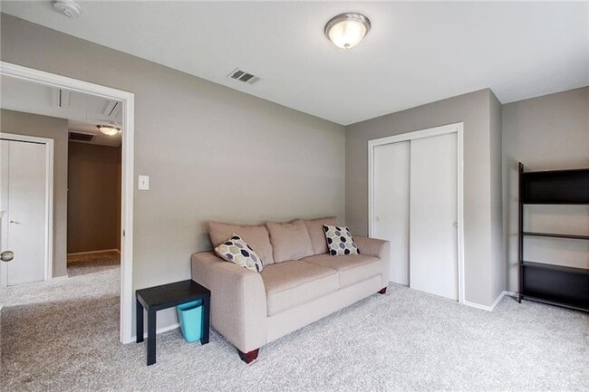 Building Photo - 13905 Briarcreek Loop