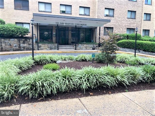 Building Photo - 8601 Manchester Rd