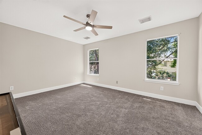 Building Photo - 18174 Woodsdale Ct