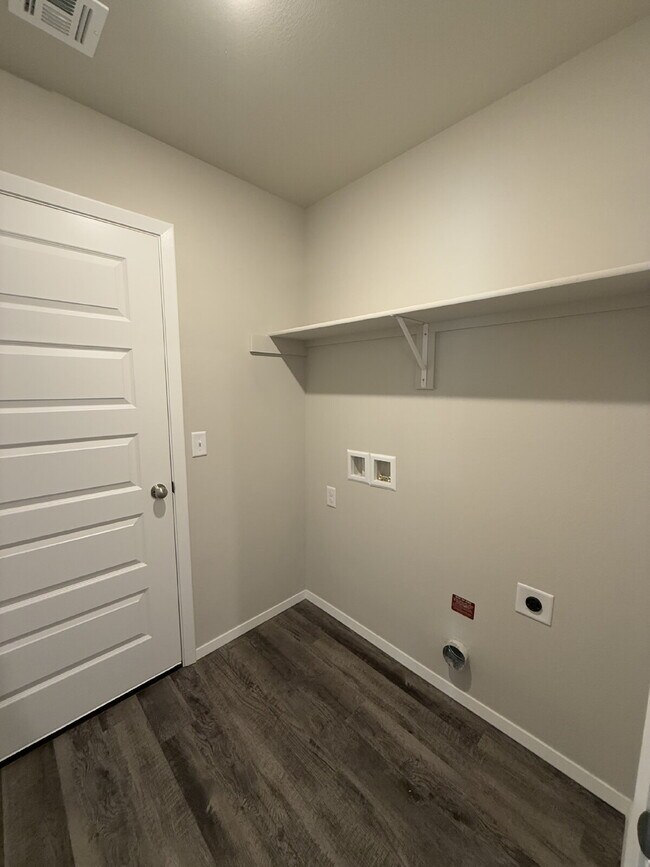 Building Photo - 3 Bed, 2 Bath Home in Beggs