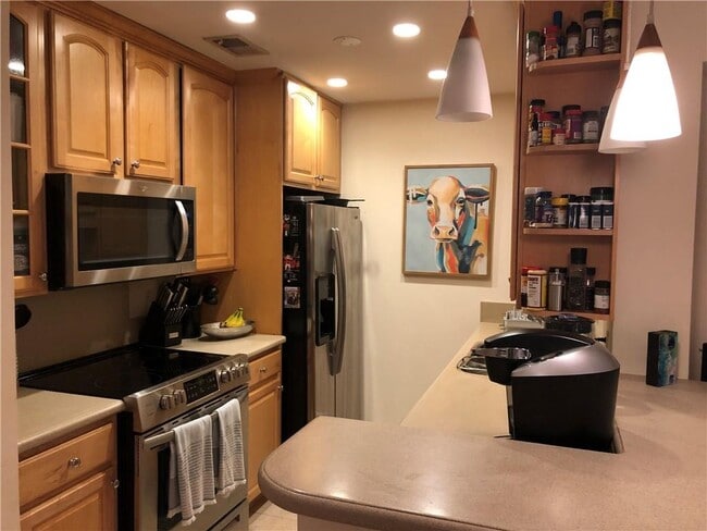 Building Photo - 4209 Pine Heights Dr NE