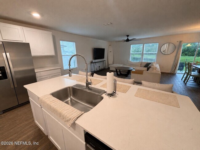 Building Photo - 348 Orellana Rd