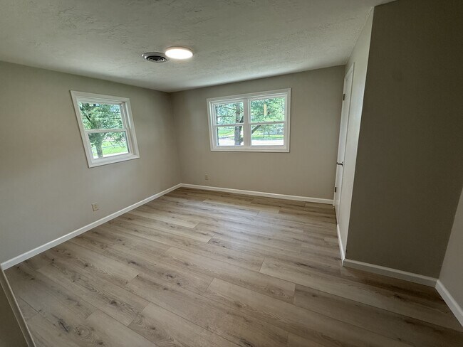 Building Photo - 24200 TN-22