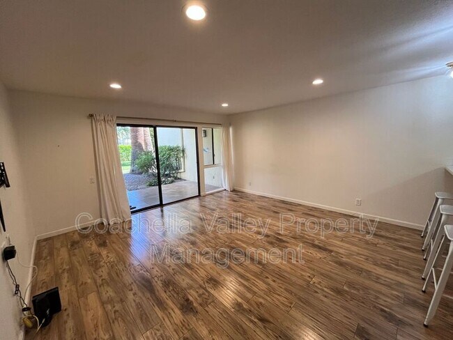 Building Photo - 1655 E Palm Canyon Dr
