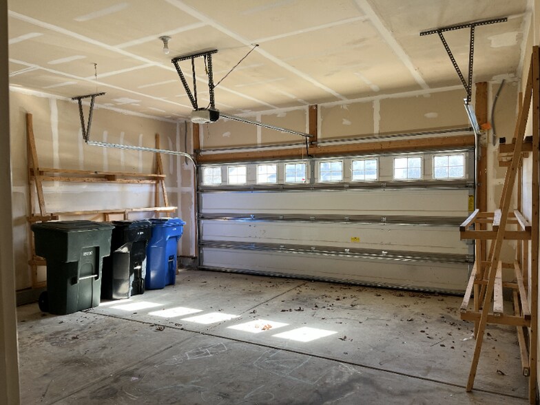 Building Photo - 105 E Neel Ranch Rd