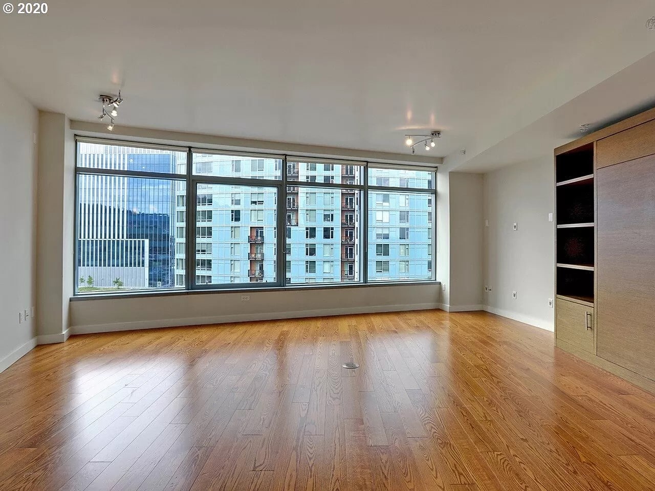 Living Area - 3601 S River Pkwy
